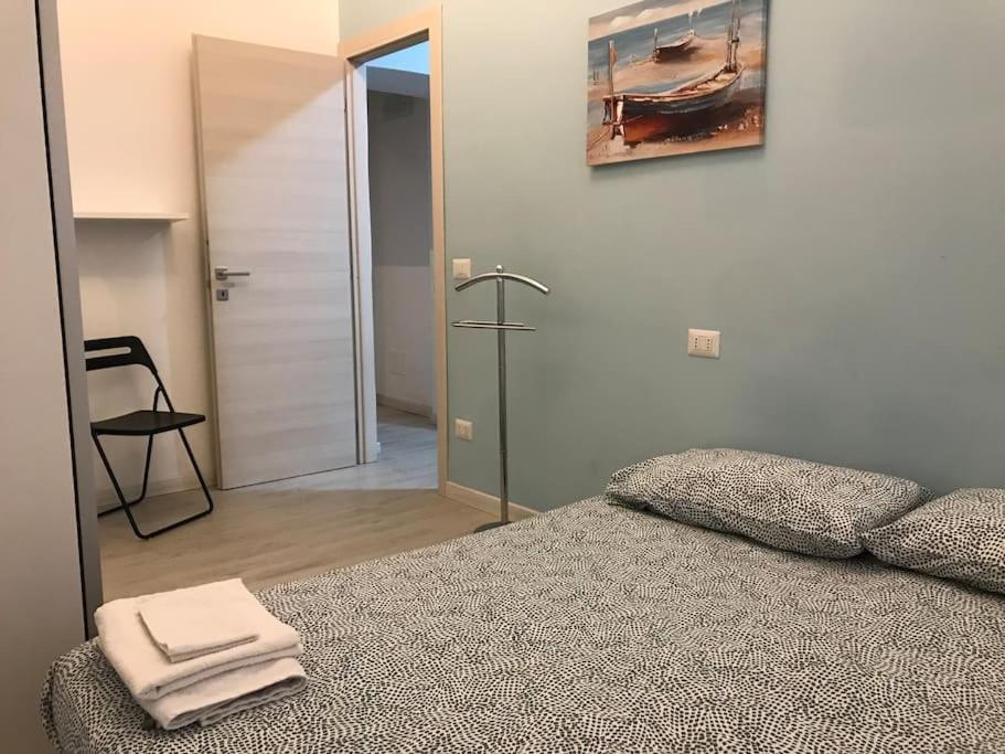 Appartamento In Zona Bocconi Милано Екстериор снимка