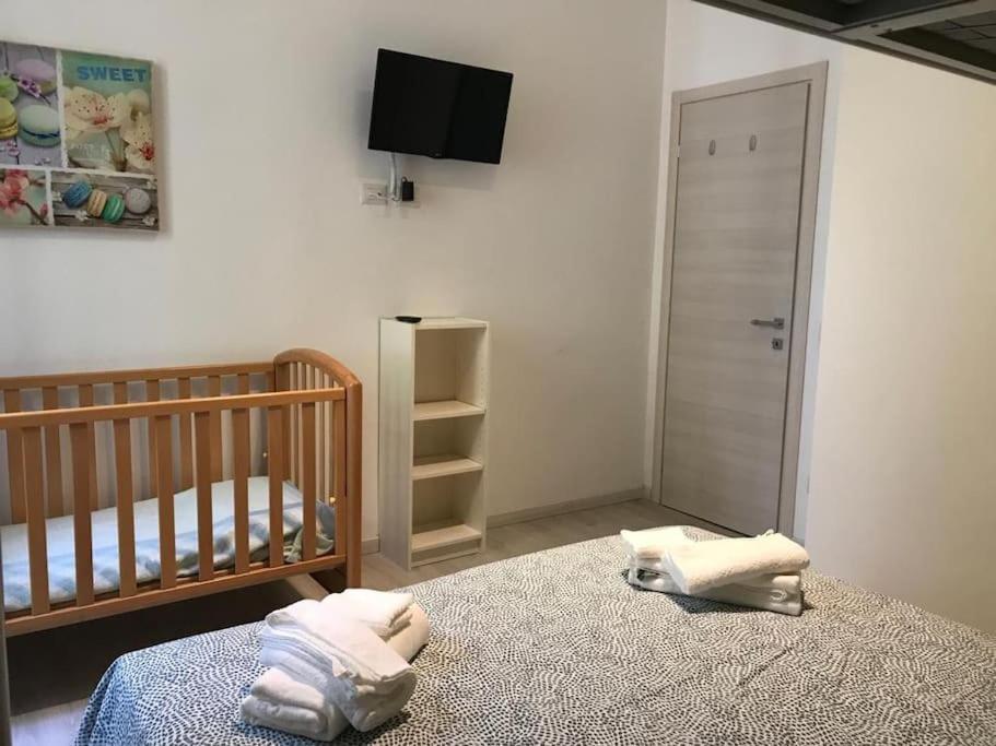 Appartamento In Zona Bocconi Милано Екстериор снимка
