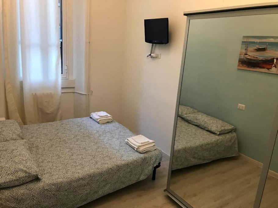Appartamento In Zona Bocconi Милано Екстериор снимка