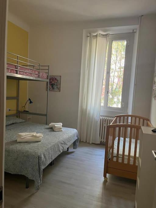Appartamento In Zona Bocconi Милано Екстериор снимка